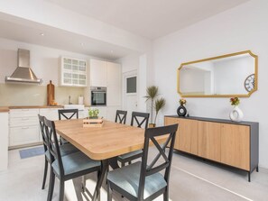 House | Dapur peribadi | Bekalan pembersihan 