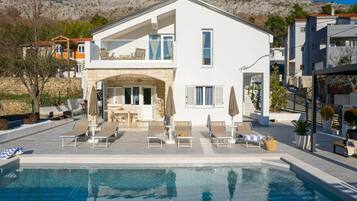 House | Pool | Outdoor pool