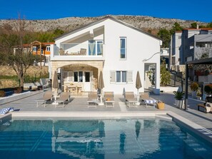 House | Pool - Family Holiday Home in Tugare (Omis)