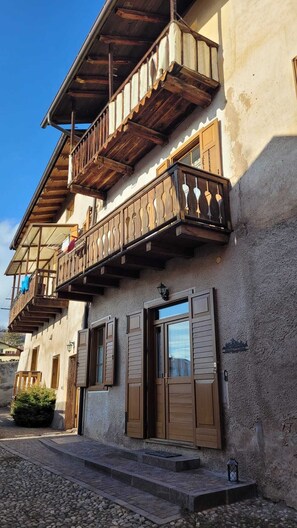Exterior detail - Maison Cavalese - Wild Forest - Tranquility at 2 steps from the center (Cavalese)