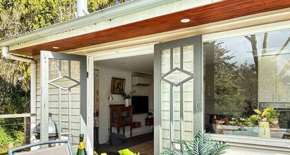 Cara: on the Lake with Fireplace