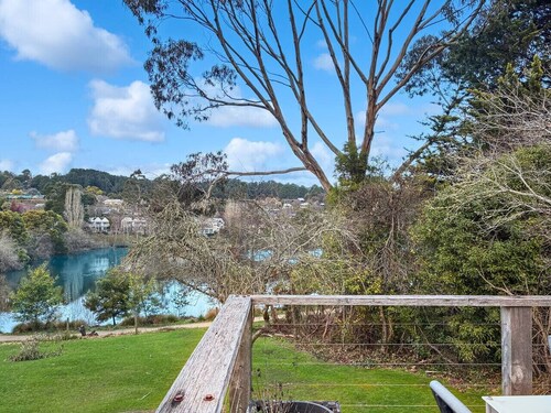 Cara: on the Lake with Fireplace
