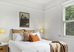 2 bedrooms, WiFi, bed sheets - Dawns Cottage, the heart of Daylesford. Fireplace (Daylesford)