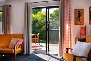 TV - Go Retro in Daylesford (Daylesford)