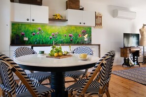 Dining - Romantic Getaway in Daylesford (Daylesford)