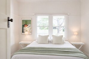 5 bedrooms, WiFi, bed sheets - 5 Bed Gorgeous Views. Large Deck & Multiple Ensuites (Daylesford)