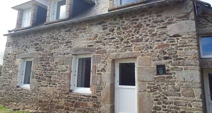 Maison vacances en Bretagne bord de mer proche St Malo dans village de pêcheurs