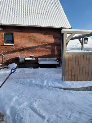 المنطقة المحيطة بالمنشأة