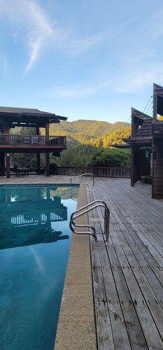 Epic memories & views!  Swimming pool, chefs kitchen, sleeps 14