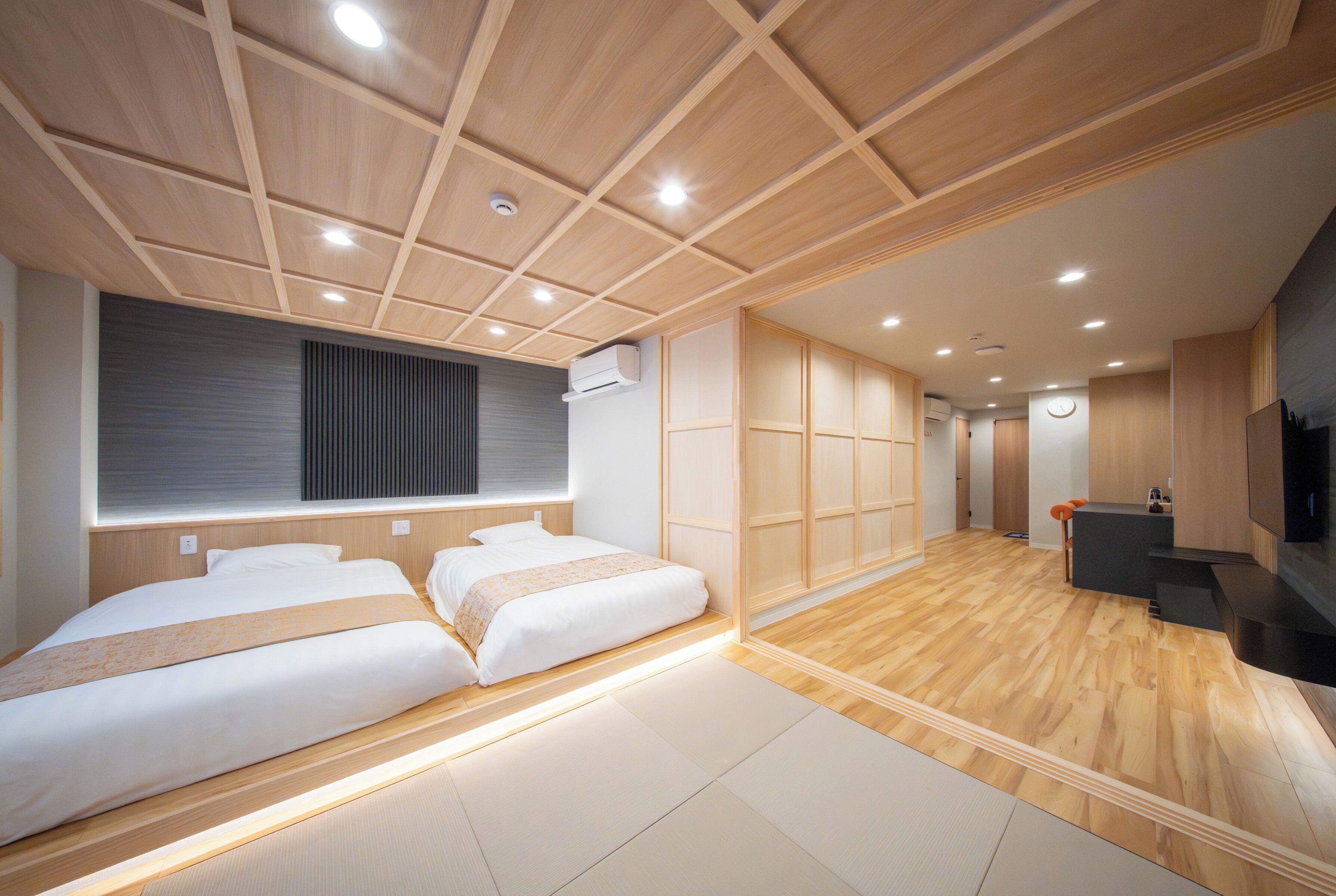 Family Suite, 2 Bedrooms, Non Smoking, Private Bathroom