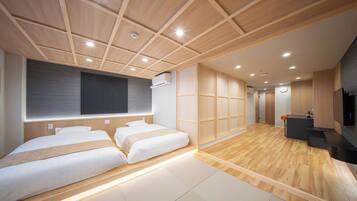 Escritorio, wifi gratis y ropa de cama