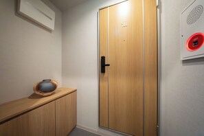 Phòng Suite Superior, 2 phòng ngủ, không hút thuốc, phòng tắm riêng | Bàn, truy cập Internet không dây miễn phí, bộ trải giường 