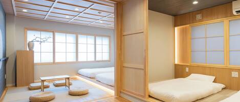 Superior suite, 2 slaapkamers, niet-roken, privébadkamer | Een bureau, gratis wifi, beddengoed