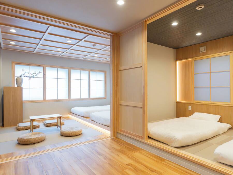 Escritorio, wifi gratis y ropa de cama