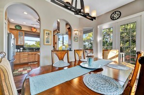 Casa ejecutiva, 3 habitaciones, bañera de hidromasaje | Restauración