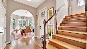 Executive House, 3 Bedrooms, Hot Tub | Interior