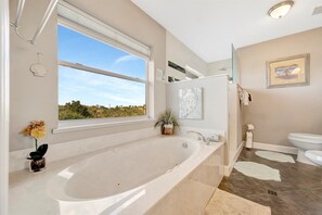 Casa ejecutiva, 3 habitaciones, bañera de hidromasaje | Baño