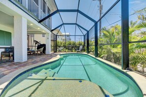 A heated pool - Sun Soaked Coastal Getaway, Private Heated Pool, Steps to Sugar Sand Beach! (Fort Myers Beach)