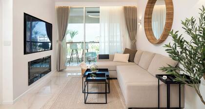 Rose Suite Caesarea- Romantic, Peachfull retreat in exclusive Caesarea Neot Golf