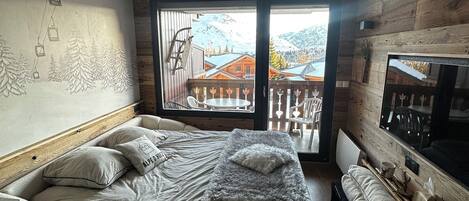 1 bedroom, free WiFi, bed sheets