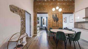 Comfort-Apartment, Stadtblick | Eigene Küche