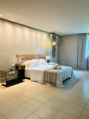 Fer et planche Ă repasser, accĂšs Internet, draps fournis