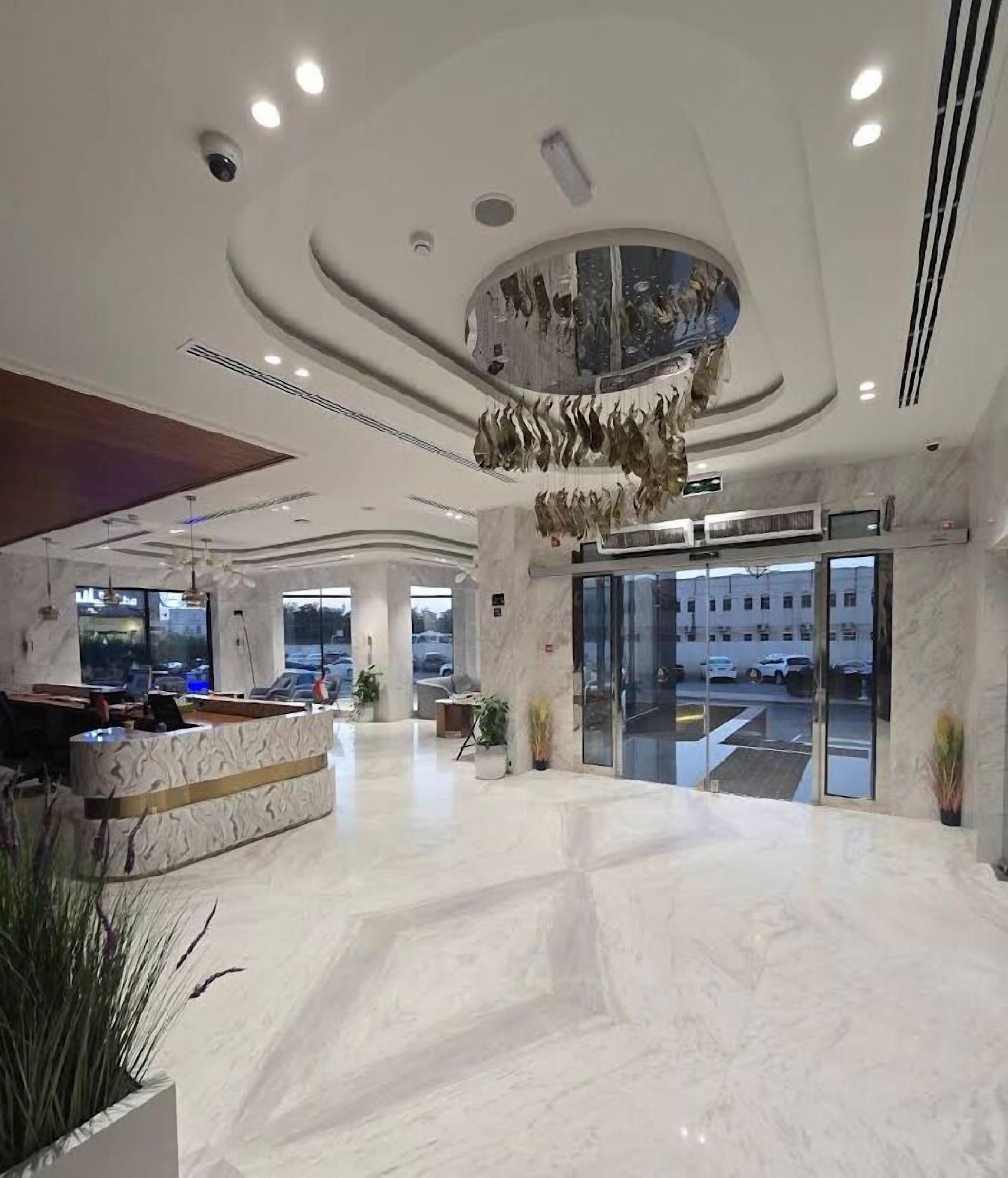 Zimmersafe, Bügeleisen/Bügelbrett, kostenloses WLAN