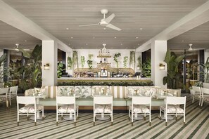Bar (on property) - Enjoy Elegant Terrace Views at Boldly Designed Queen Room in Palm Beach (Palm Beach Gardens)