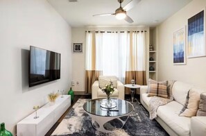 TV - Contemporary 1BR Haven, Sleek & Peaceful (Addison)