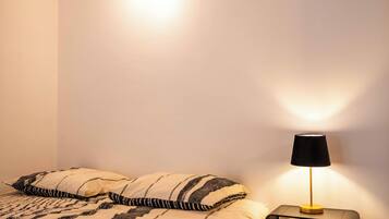 1 chambre, fer et planche à repasser, Wi-Fi gratuit, draps fournis