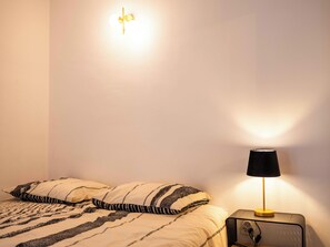 1 chambre, fer et planche à repasser, Wi-Fi gratuit, draps fournis
