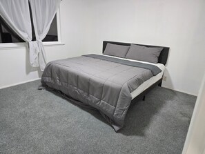 Bügeleisen/Bügelbrett, WLAN, Bettwäsche