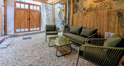 Stylish, central vacation home to arrive & take a deep breath