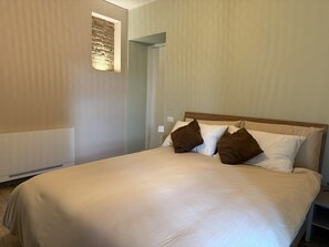 1 makuuhuone, silitysrauta/-lauta, ilmainen Wi-Fi, vuodevaatteet