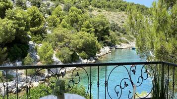 Cottage | Balcony
