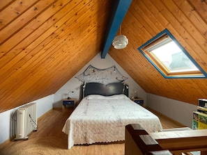 Fer et planche à repasser, accès Internet, draps fournis