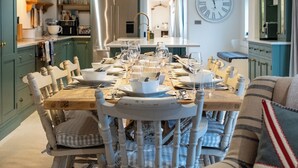 Dining - Stunning 6 BB Cottage & Annexe  (Little Milton)