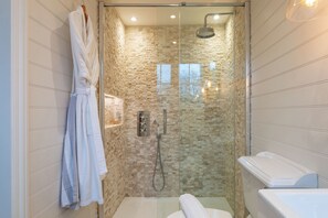 Bathroom - Stunning 6 BB Cottage & Annexe  (Little Milton)