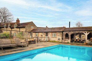 Pool - Stunning 6 BB Cottage & Annexe  (Little Milton)