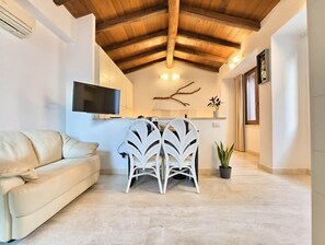 TV - Oidu - Cagliari Suites 5 (Cagliari)