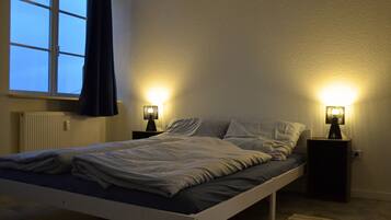 Iron/ironing board, WiFi, bed sheets
