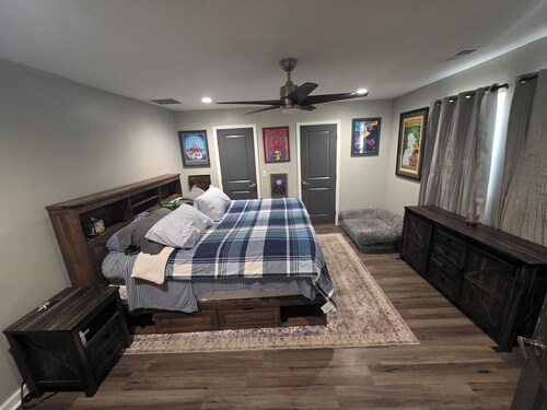 Spacious 4-bedroom 2.5 bathroom house in fabulous Decatur with large yard