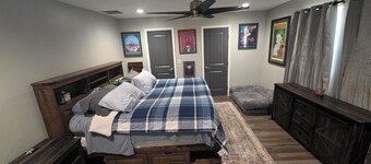 Spacious 5-bedroom 2.5 bathroom house in fabulous Decatur with large yard