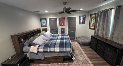 Spacious 4-bedroom 2.5 bathroom house in fabulous Decatur with large yard