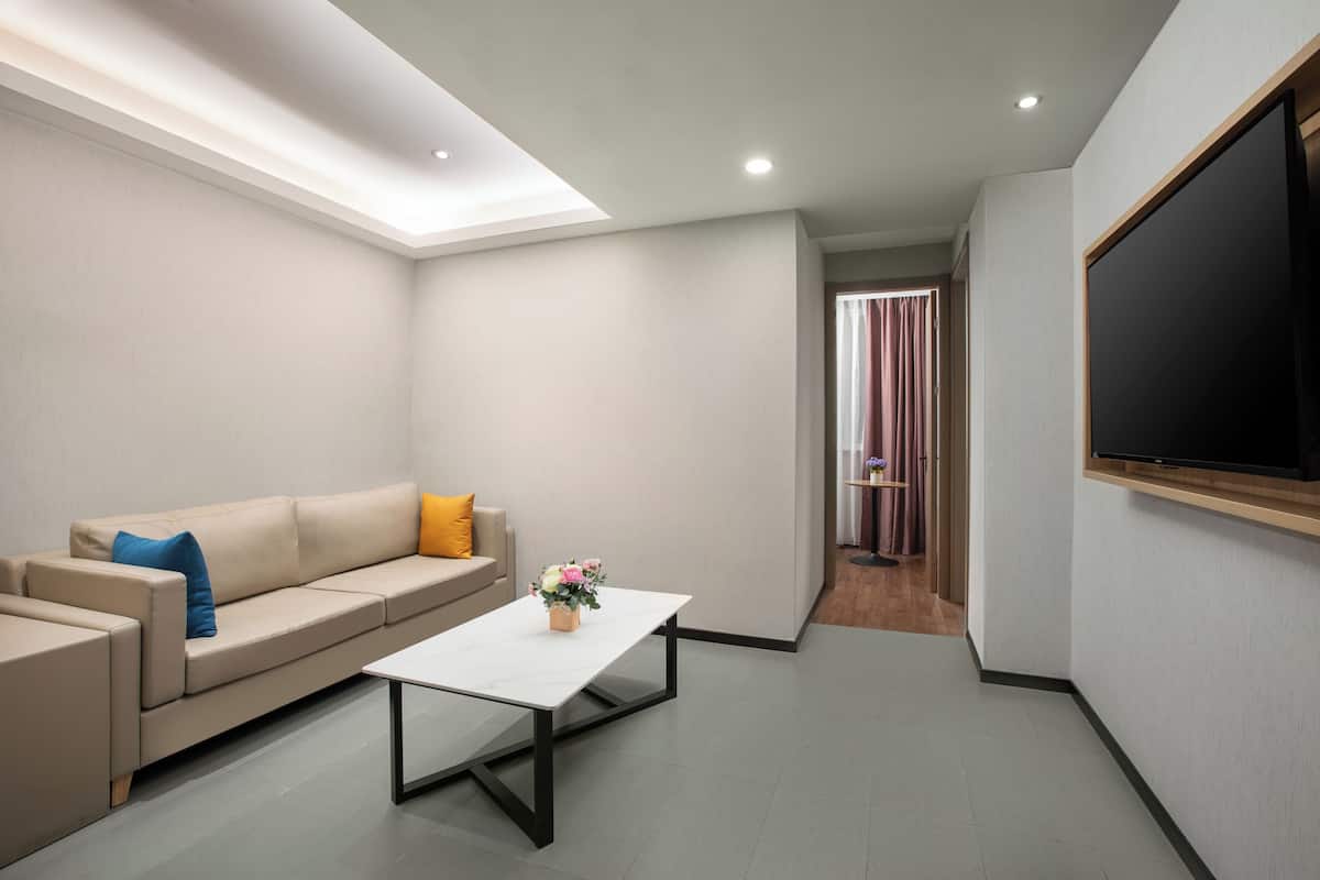 패밀리 스위트 | 책상, 노트북 작업 공간, 암막 커튼, 다리미/다리미판