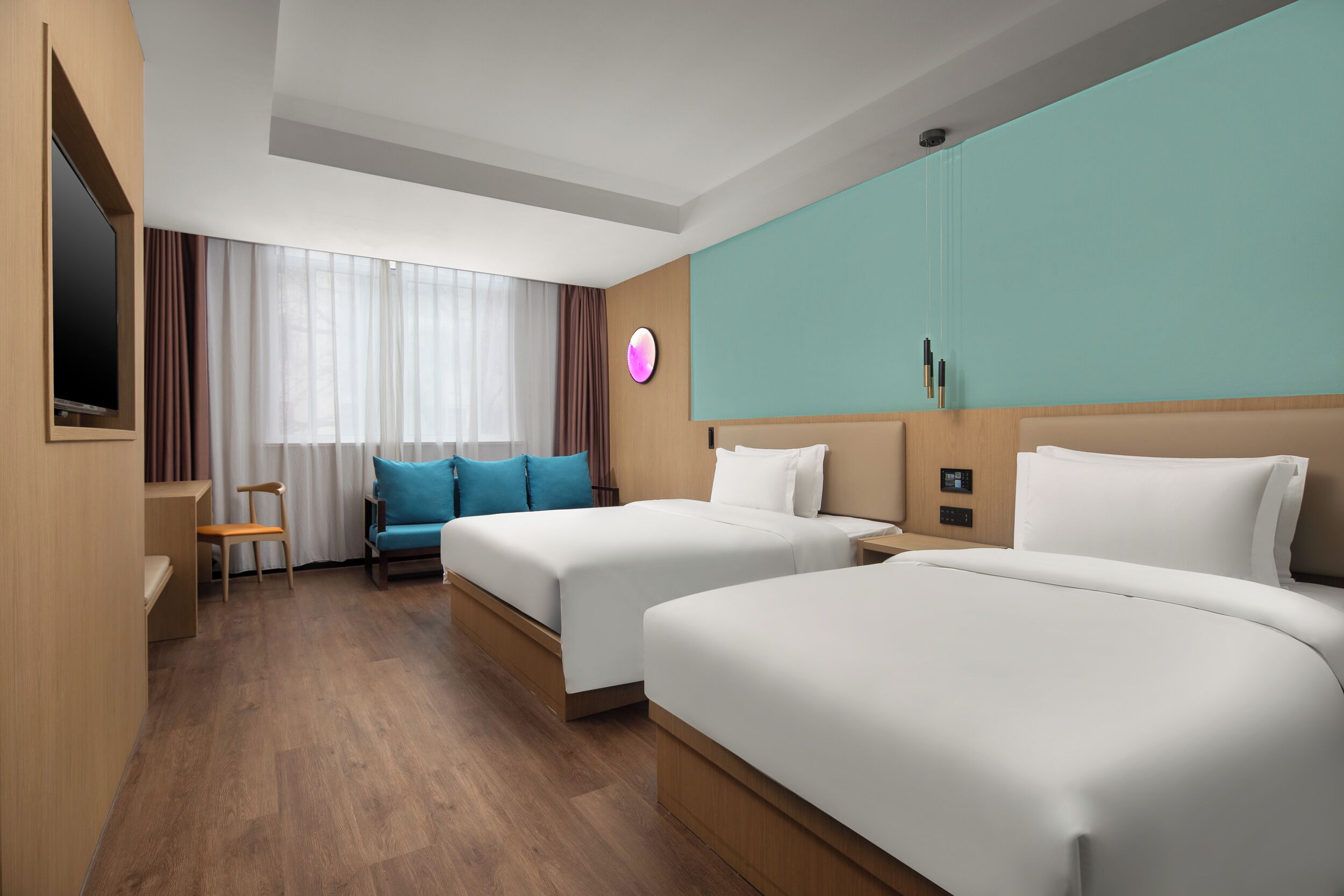 Deluxe Twin Room | Desk, laptop workspace, blackout curtains, iron/ironing board