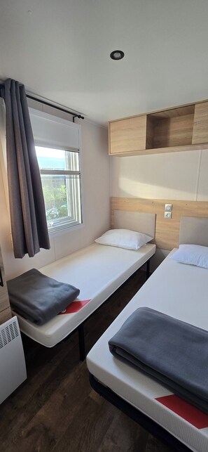 Room - Mobile home by the sea in campsite 4* Mar Estang in Canet en Roussillon (Canet-en-Roussillon)