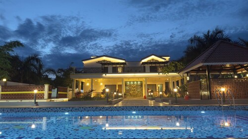 6-bedroom resort in terrific TN with cool AC for relaxing stays