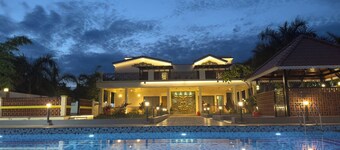 6-bedroom resort in terrific TN with cool AC for relaxing stays