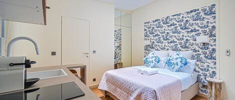 アイロン / アイロン台、WiFi、ベッドシーツ